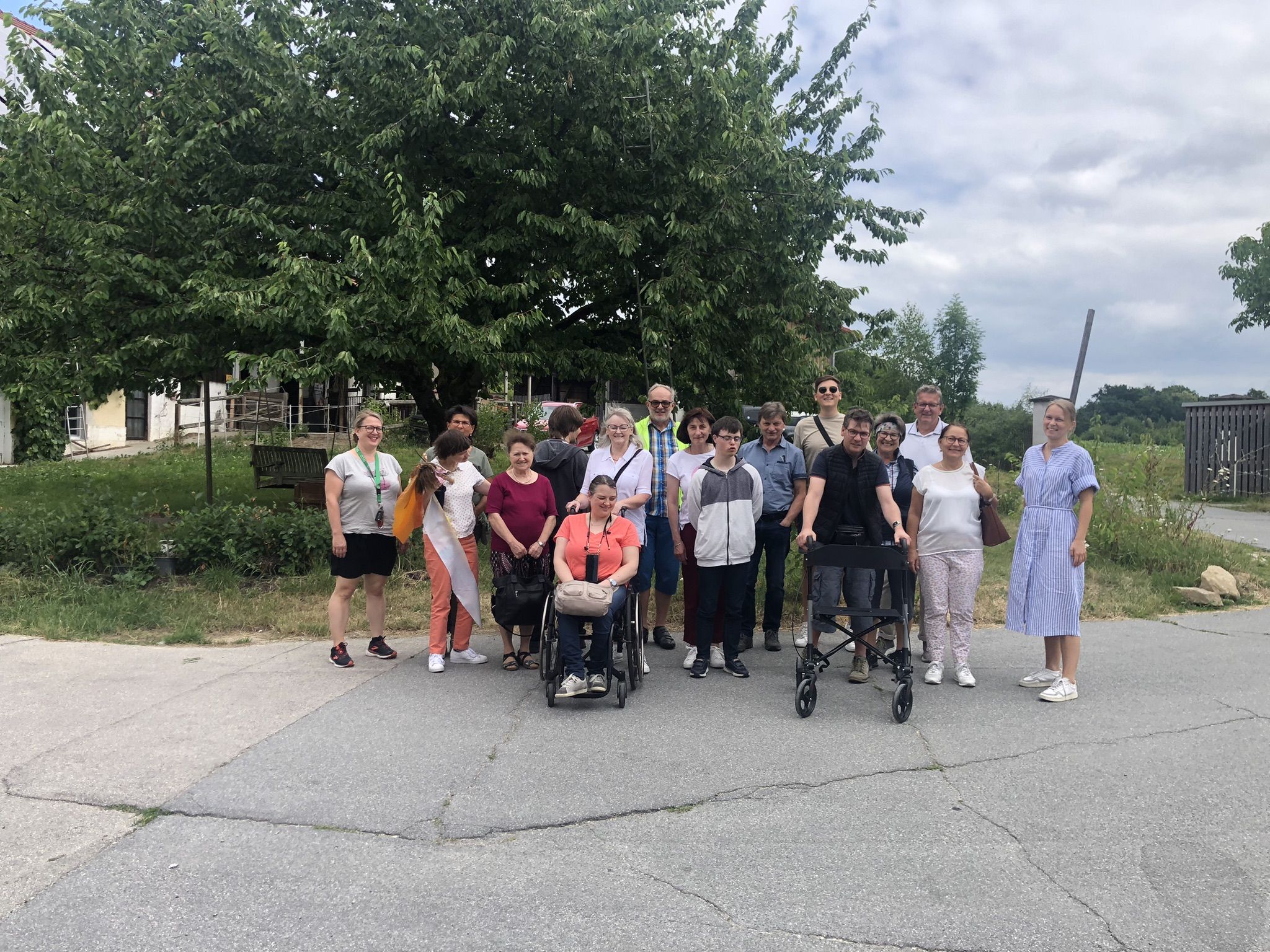 GLGL Deggendorf besucht Aronia Langlebenhof